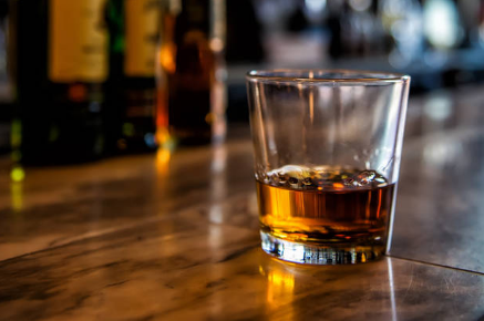抖音小店進(jìn)口酒需要多少保證金？進(jìn)口酒報(bào)白需要多少費(fèi)用？