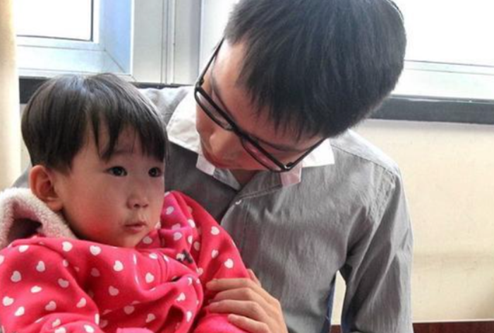 2011年的溫州動車事故中，幸存下來的小伊伊，如今過得怎么樣了？