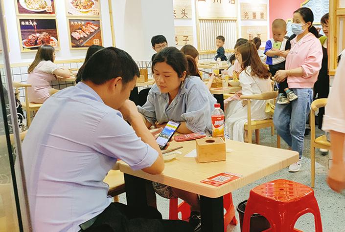 現在開個零食店賺錢嗎？ 有什么投資小又能掙錢的店？