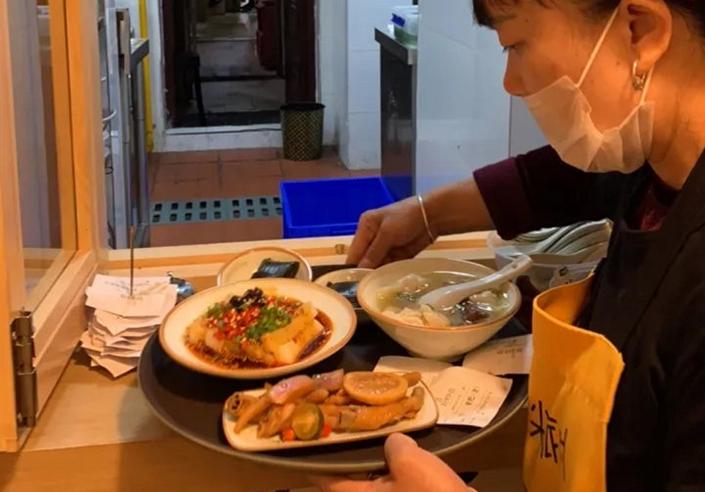 現在開個零食店賺錢嗎？ 有什么投資小又能掙錢的店？