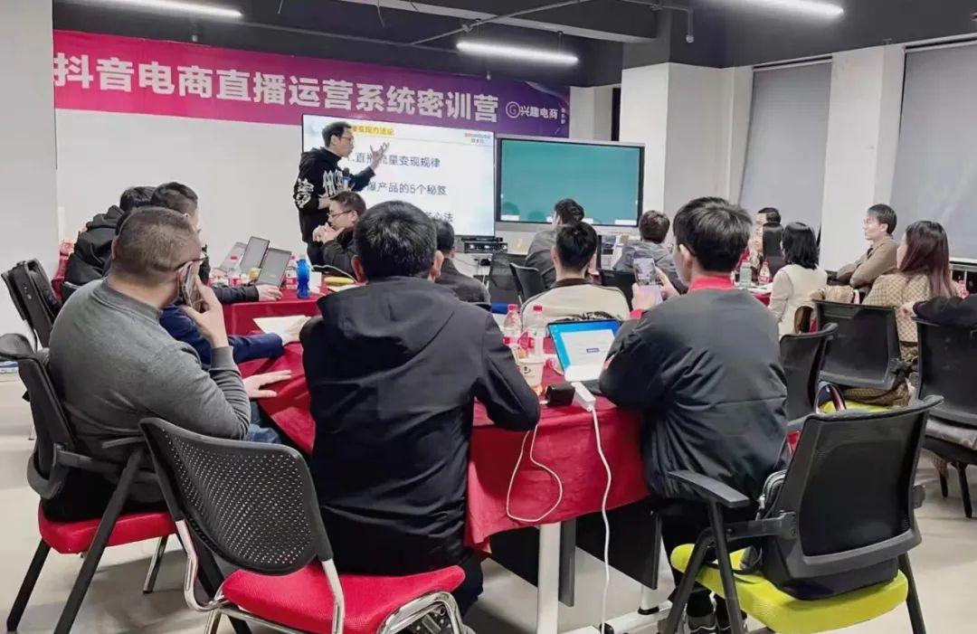 網店培訓是真的嗎？業內人士揭秘直播電商培訓5大亂象和套路
