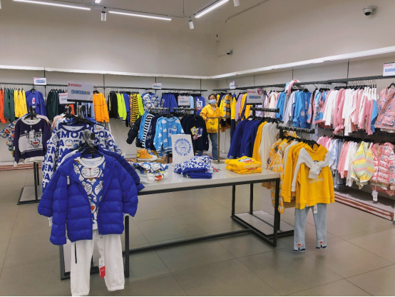 唯品會服裝質量怎么樣照？唯品會上的衣服質量和實體店一樣嗎？
