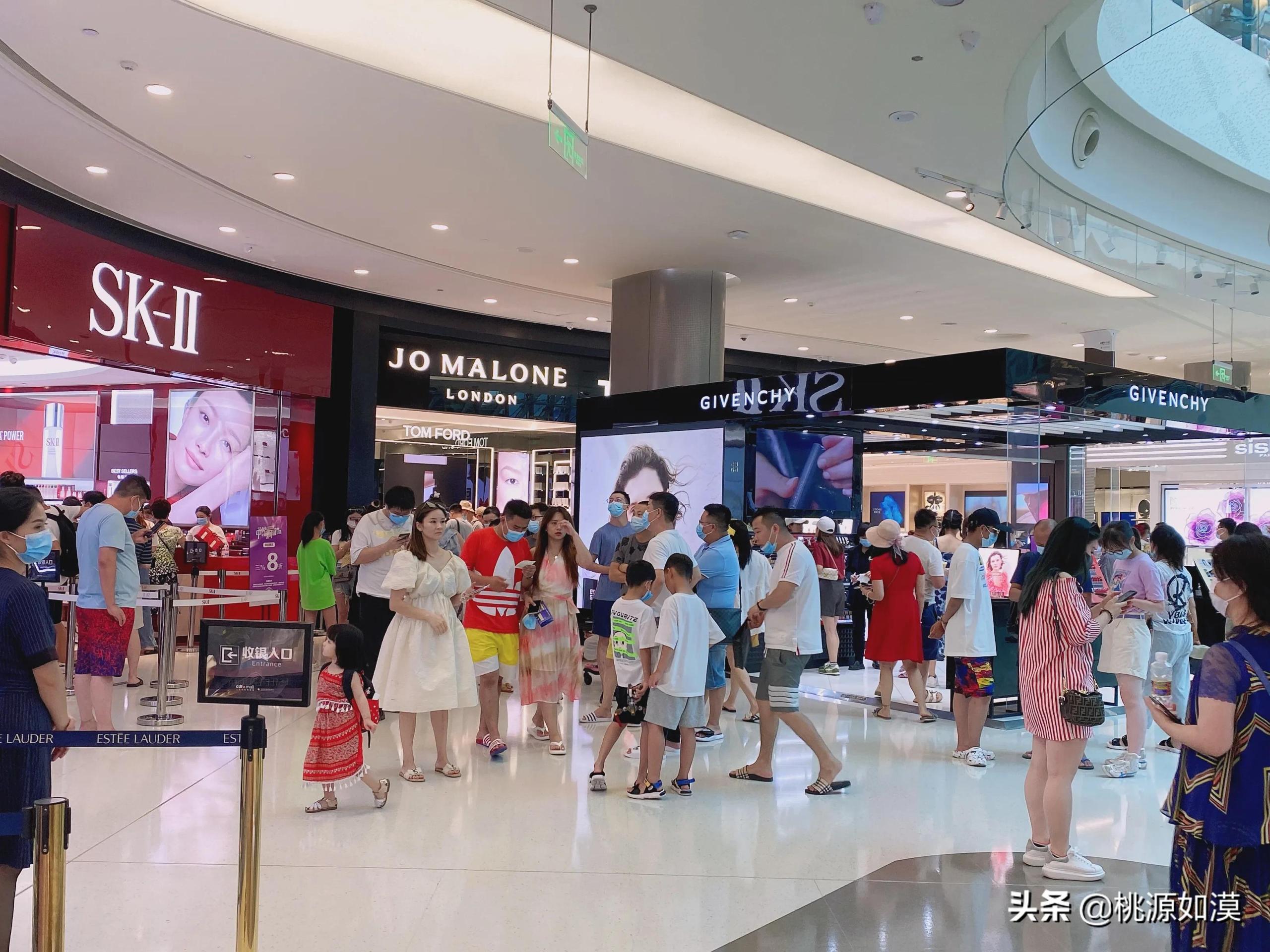 奢侈品免稅店和專柜的區(qū)別？免稅店買(mǎi)包能便宜多少