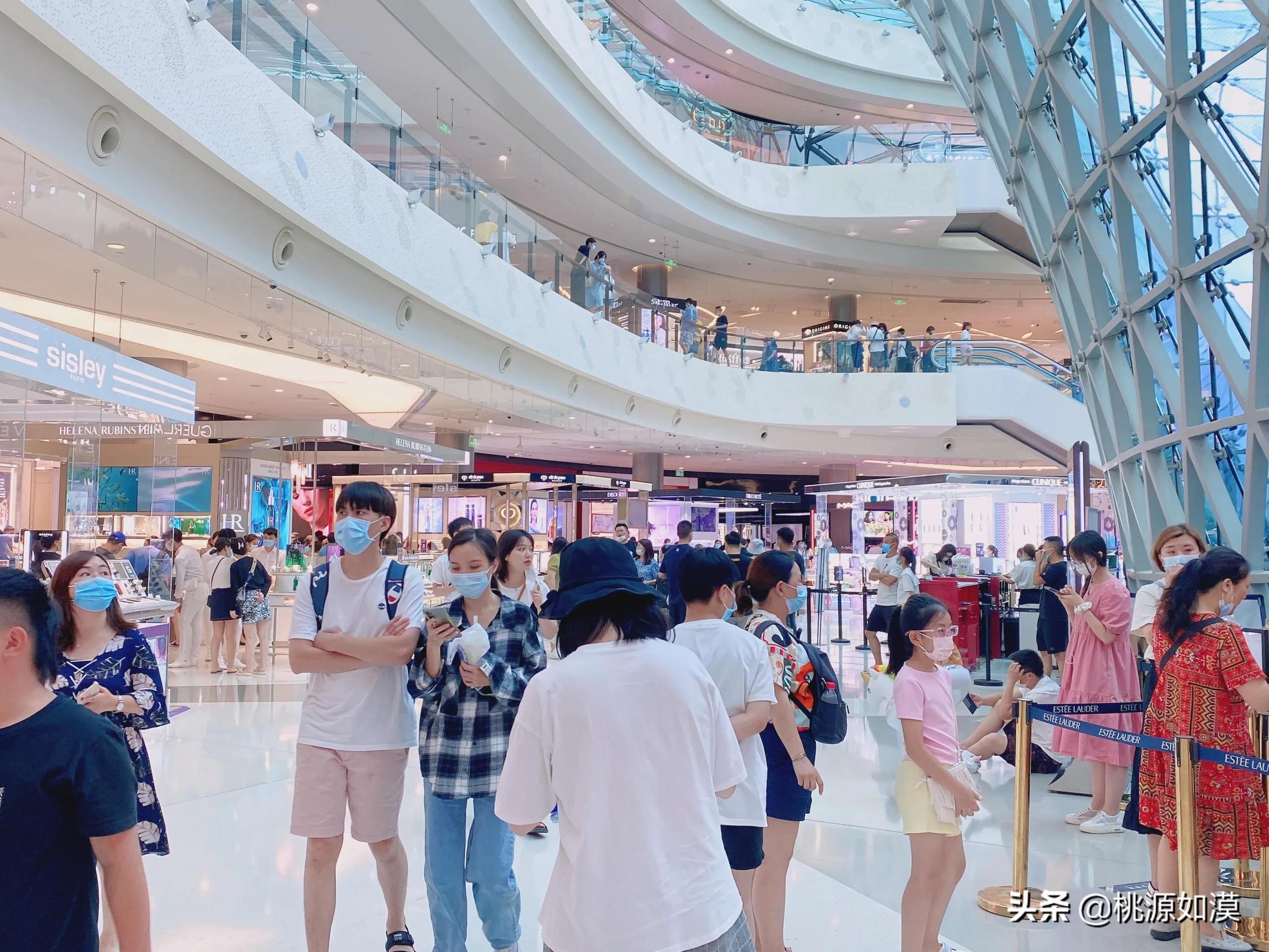 奢侈品免稅店和專柜的區(qū)別？免稅店買(mǎi)包能便宜多少
